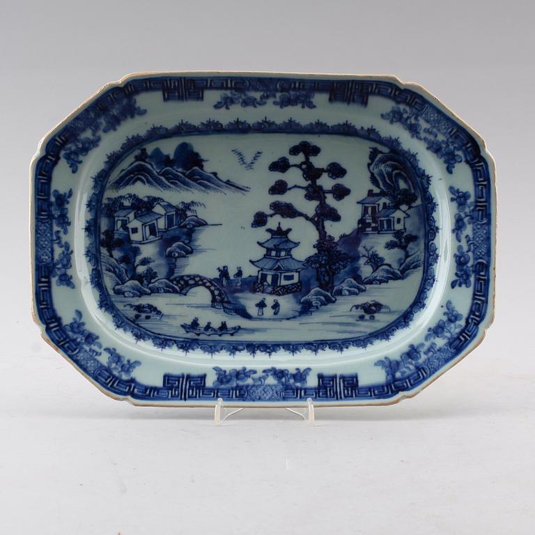 STEKFAT, porslin, Kina, Qianlong 1736-1795.