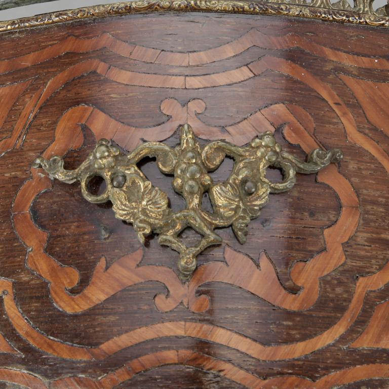 BLOMSTERBORD, Louis XVI, stil, 1900-talets första hälft.