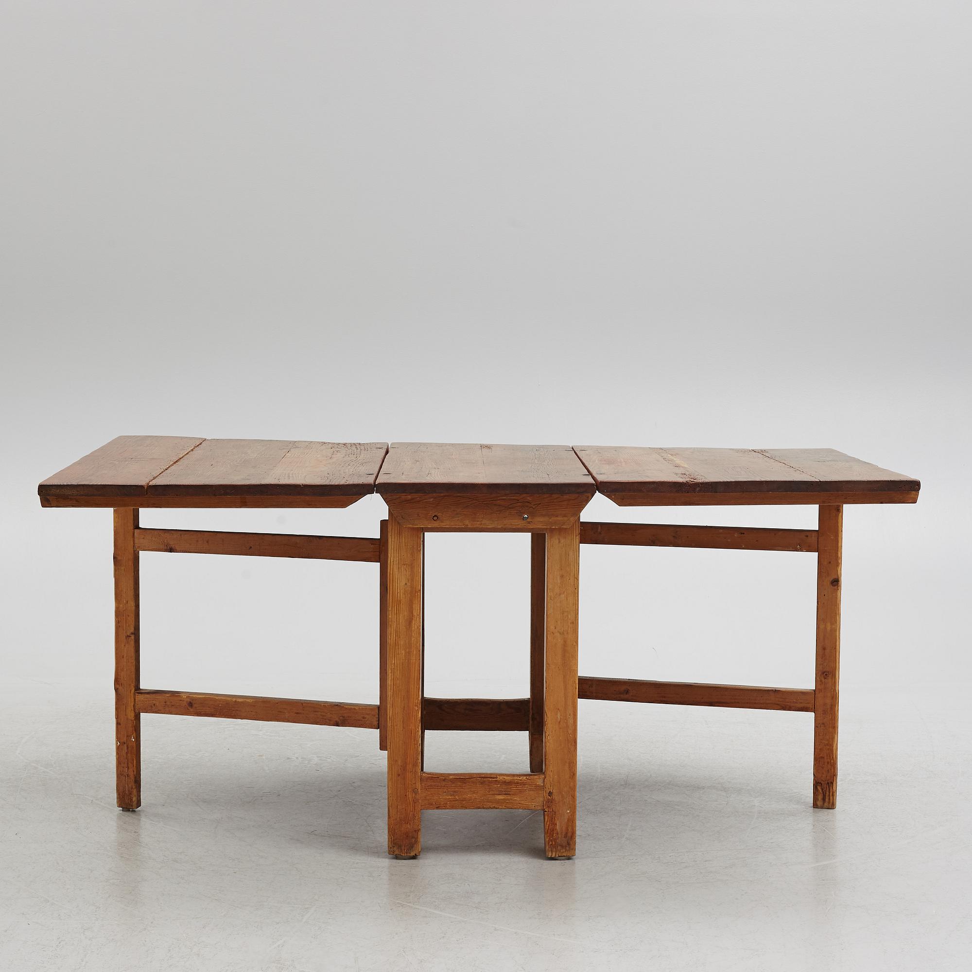 Drop-leaf table, 19th Century.