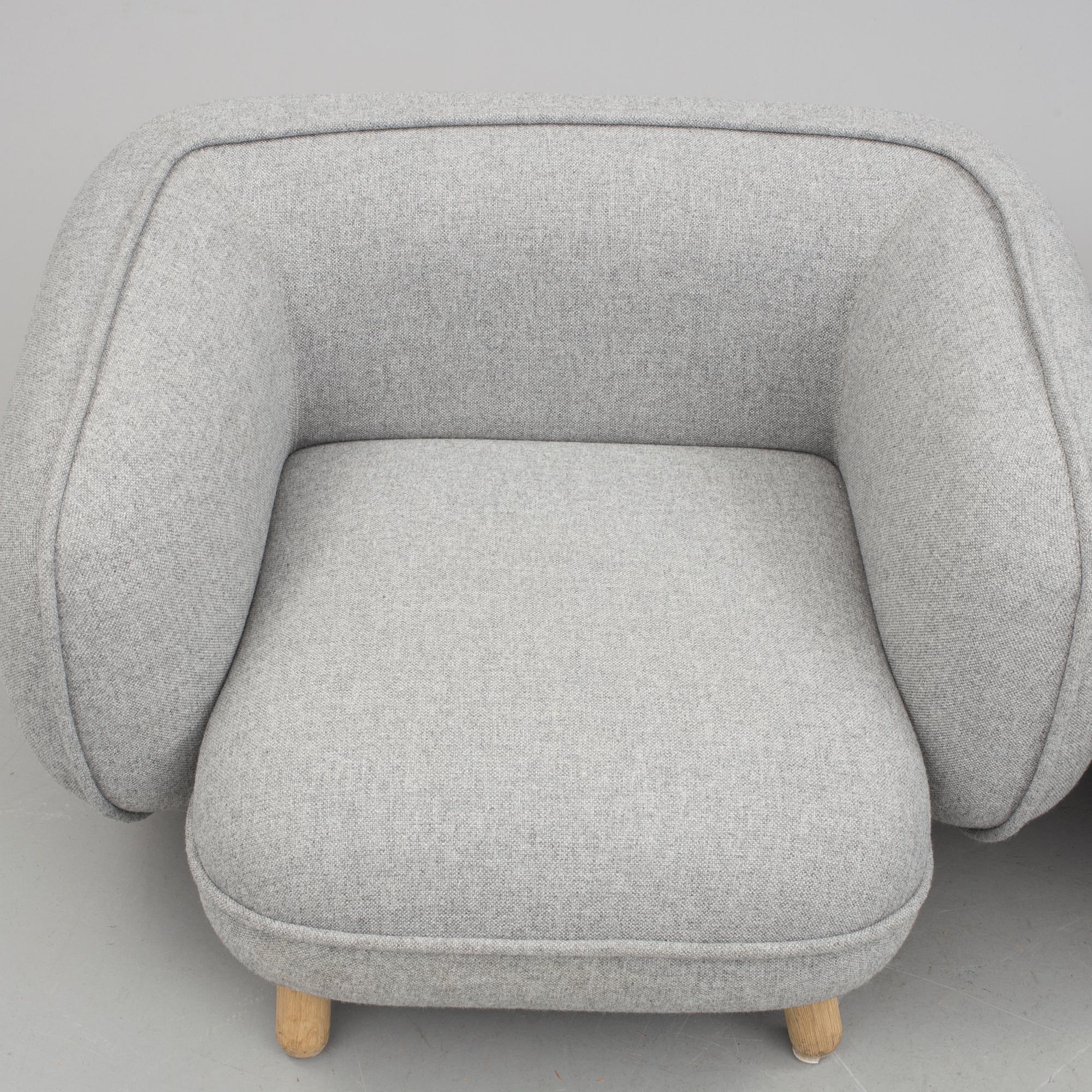 FÅTÖLJER, ett par, "Basset", Boris Berlin och Aleksej Iskos för Versus, 2010-tal.