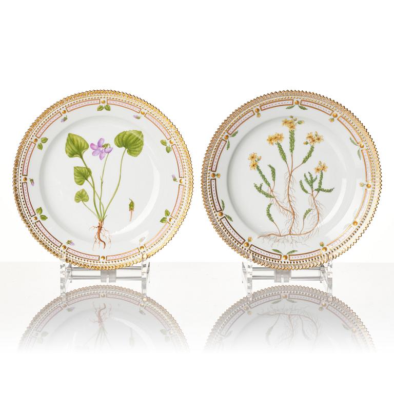 A set of 12 Royal Copenhagen 'Flora Danica' dishes, Denmark, 20th century.