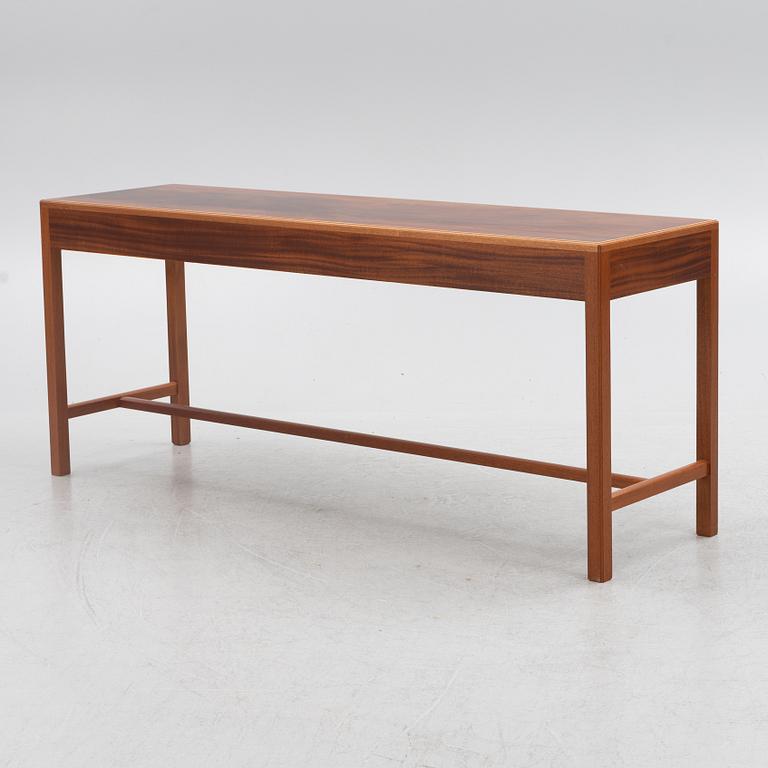 Josef Frank, sideboard, modell B 821, Firma Svenskt Tenn, efter 1985.