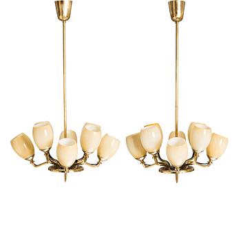 Paavo Tynell, a pair mid-20th century '1382' chandeliers for Idman.