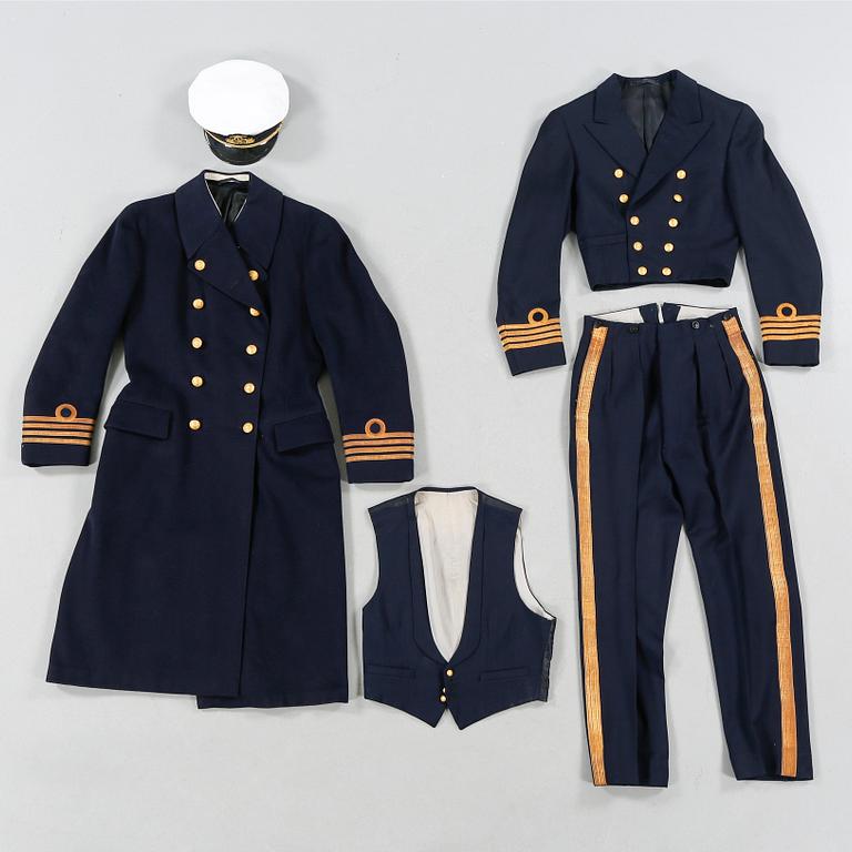 A uniform for the swedish navy, mid and second half of the 20th century.