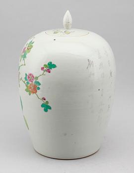 LOCKURNA, porslin, Kina, 1900-tal.