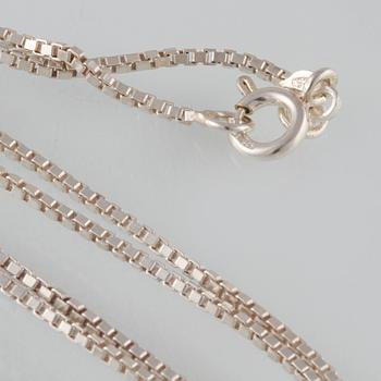 HÄNGE SAMT KEDJA, sterlingsilver, troligtvis Herman Siersbol, Danmark. Vikt 5,9 gram.