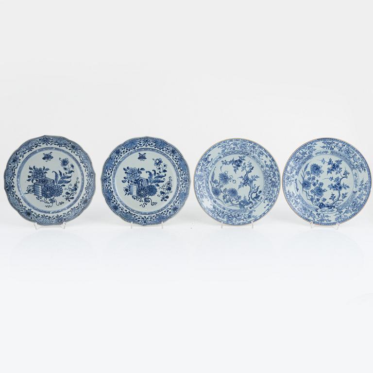 Tallrikar, 7 st, kompaniporslin, Kina, Qingdynastin, Qianlong (1736-95).