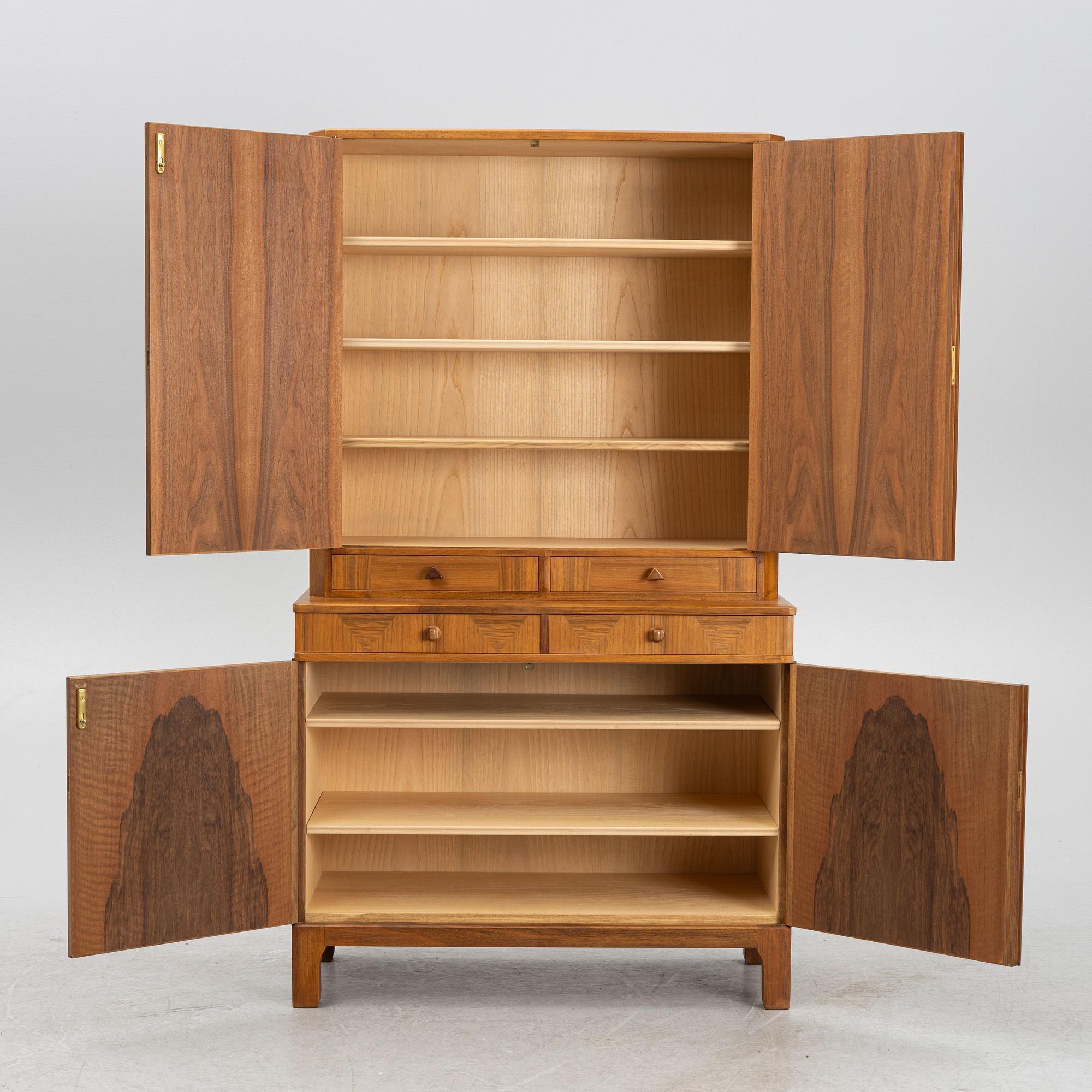 Carl Malmsten, skåp, "Klinte", Åfors Möbelfrabrik, 1900-talets andra hälft.