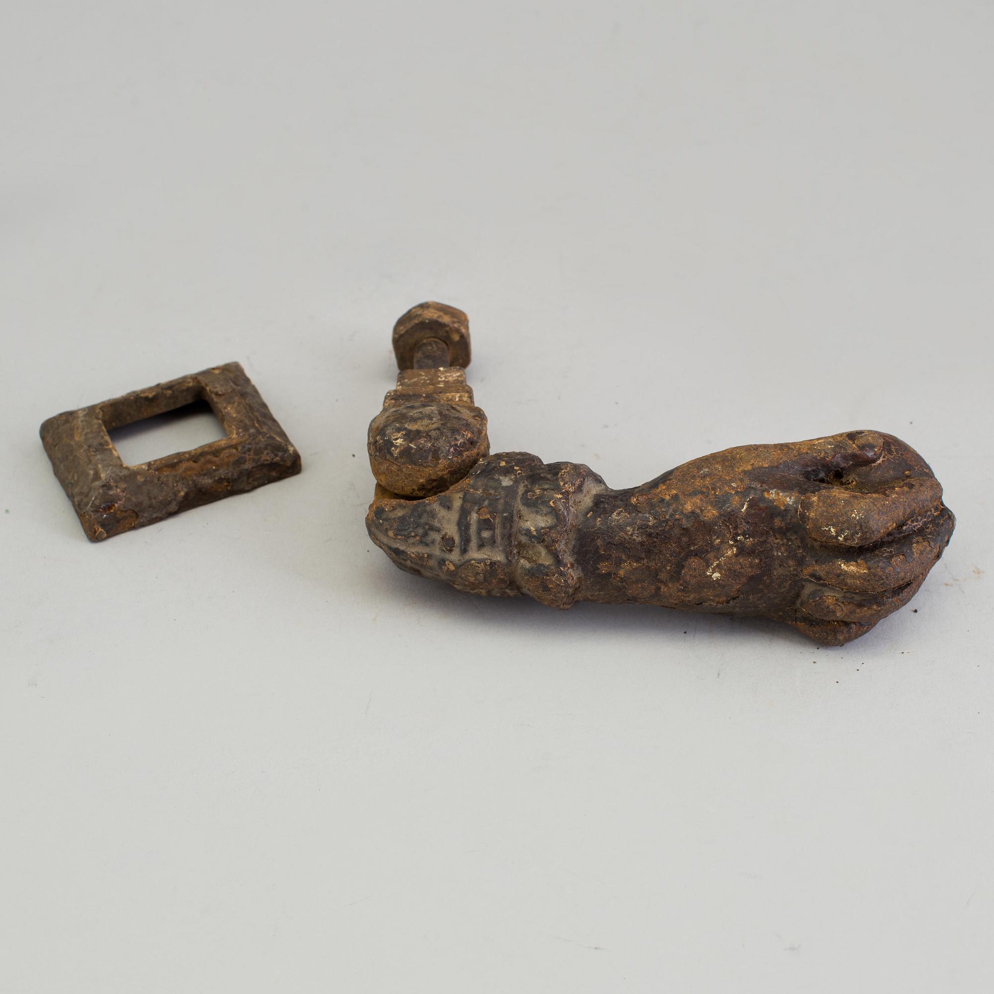 DÖRRKLÄPP, gjutjärn, tidigt 1800-tal.