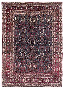 426. Matta, semiantik Teheran, norra Persien, ca 298 x 211 cm.