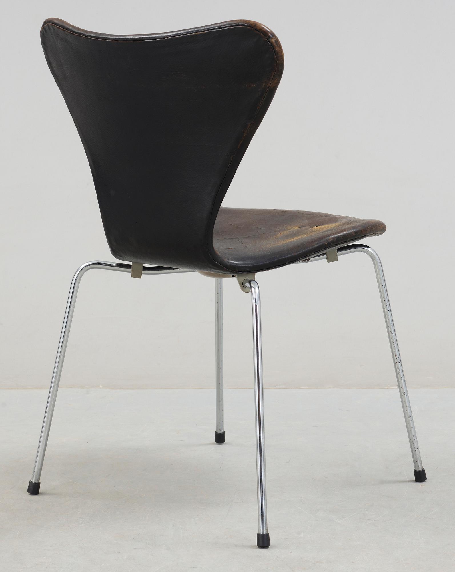 STOL, "Sjuan", Arne Jacobsen, Fritz Hansen, formgiven 1955.