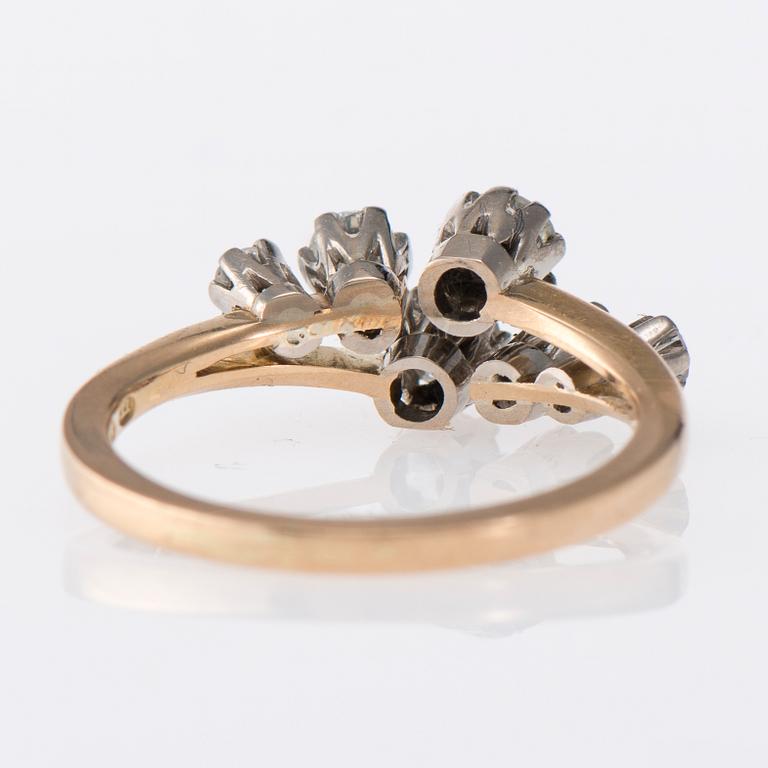 RING, 18K guld, briljantslipade diamanter. Torbjörn Tillander 1983. Vikt ca 3,6 g.