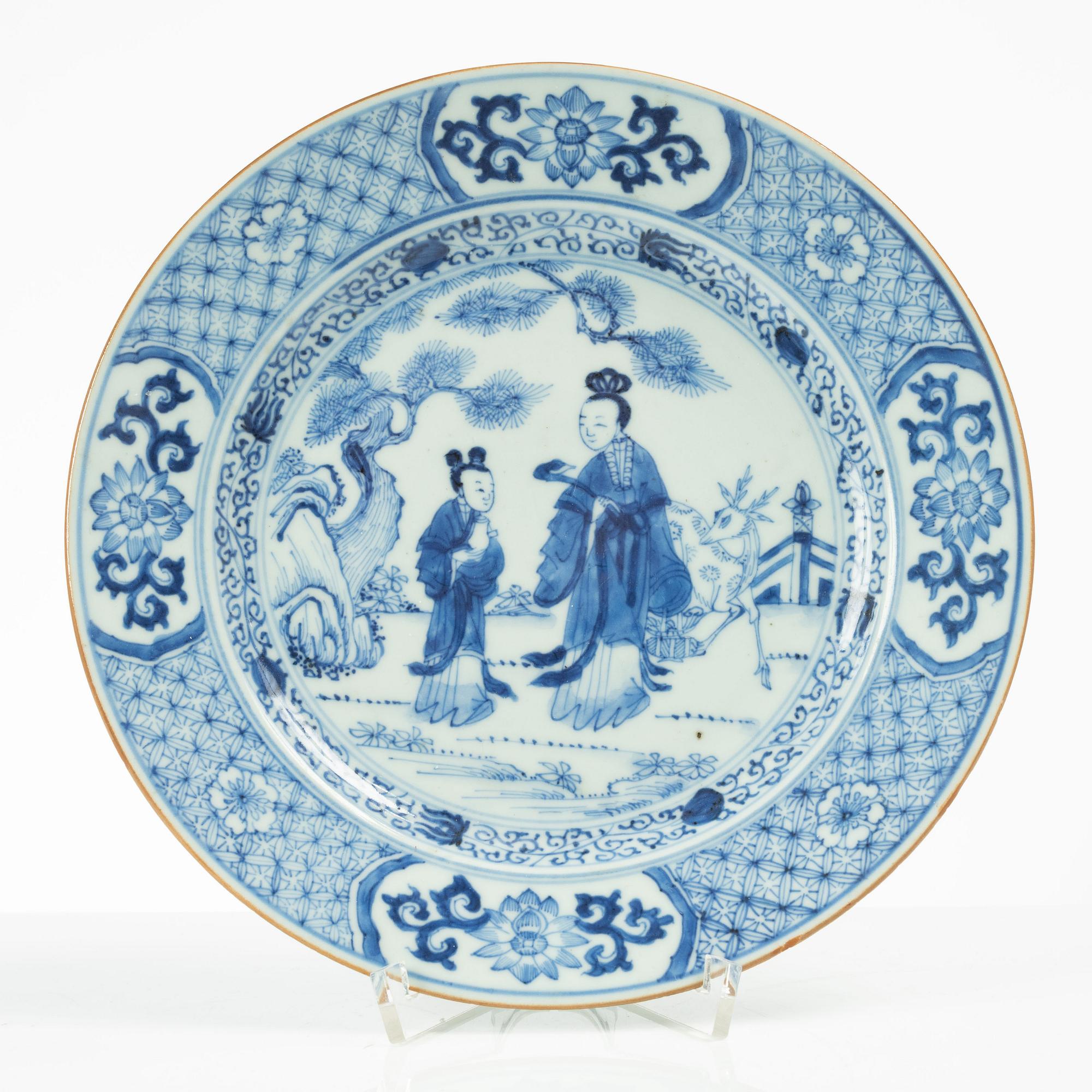 Two Chinese blue and white porcelain plates, Qing dynasty, early 18th century.
