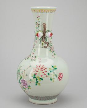 VAS, porslin, Kina 1900-talets början.