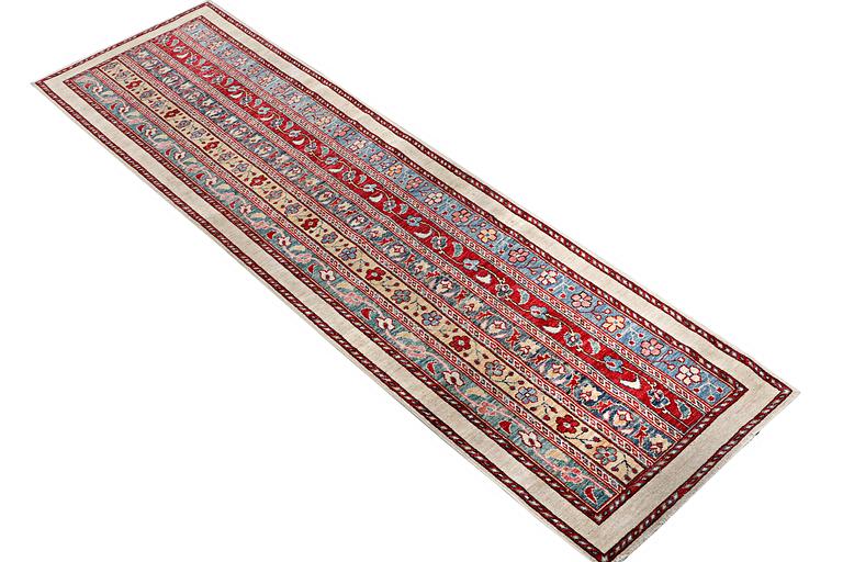 A runner carpet, Ziegler, c. 288 x 79 cm.