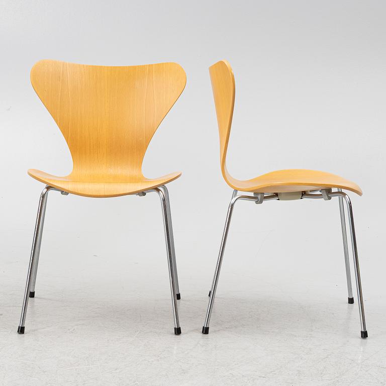Arne Jacobsen, stolar, 4 st, "Sjuan", Fritz Hansen, Danmark, 1979.