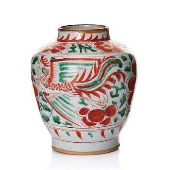 1043. A wucai jar, Transition, 17th century.