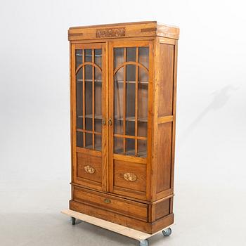 Cabinet/display cabinet, 20th century.