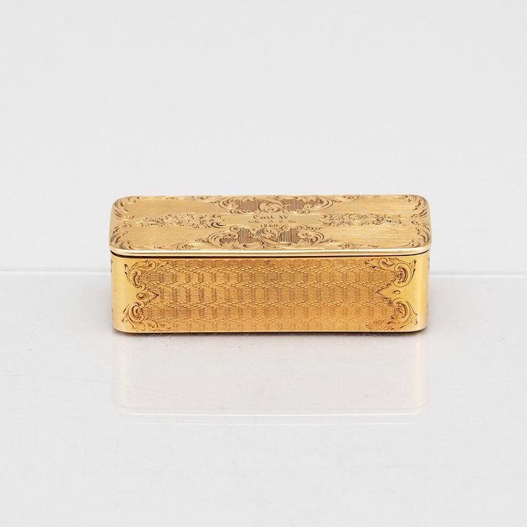 An 18K gold box, makers mark Gustaf Möllenborg, Stockholm 1843.