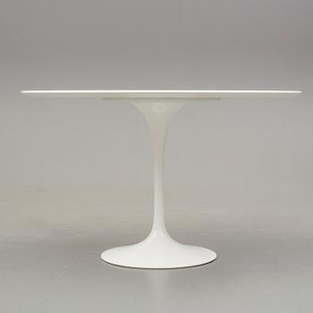 BORD, "Tulip", Eero Saarinen för Knoll International, 2000-tal.