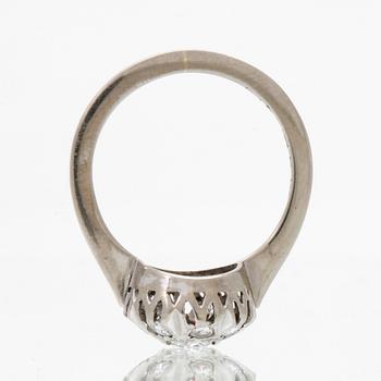 Ring 18K whitegold brilliant-cut diamonds approx 0,50 ct in total.
