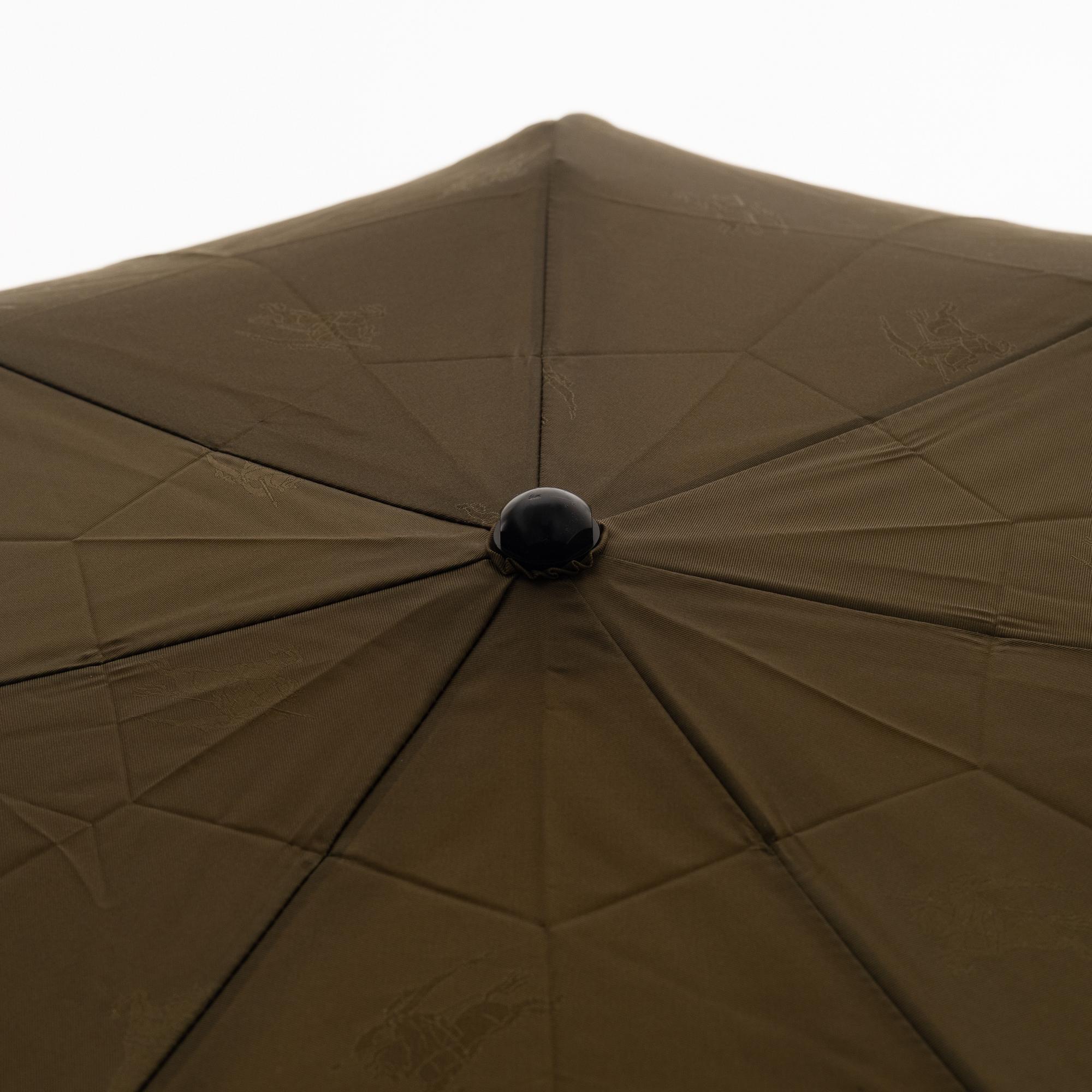 Burberry, umbrella.