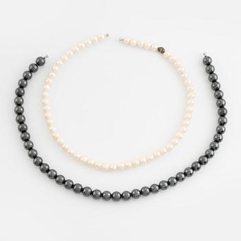 Ole Lynggaard, 5 necklaces.
