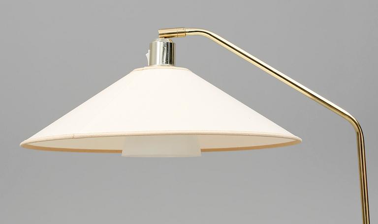 GOLVLAMPA, OMI, 1900-talets tredje kvartal.