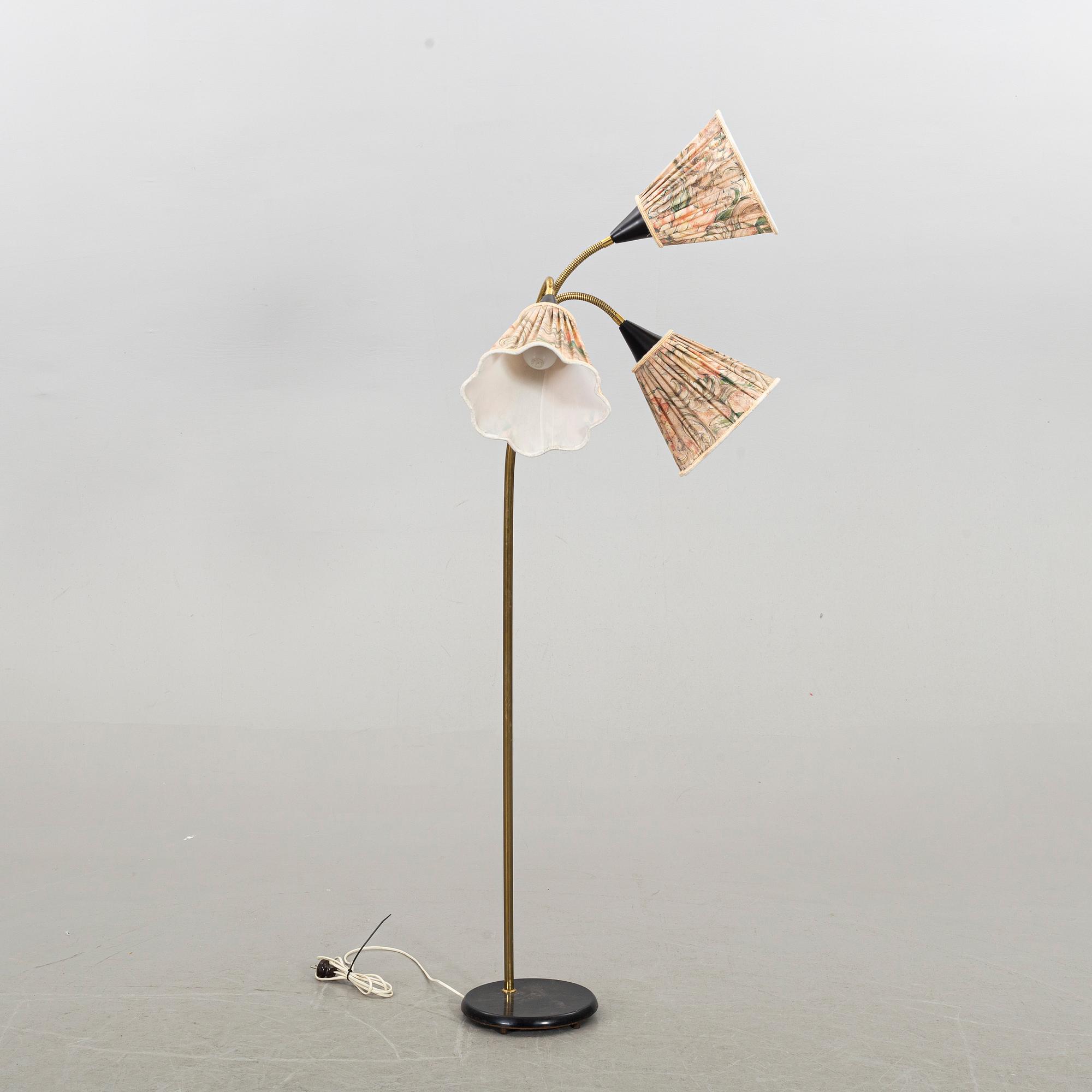 GOLVLAMPA, 3-armad, 1900-talets mitt.