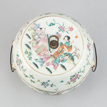 Matlåda, porslin. Qingdynastin, omkring 1900.