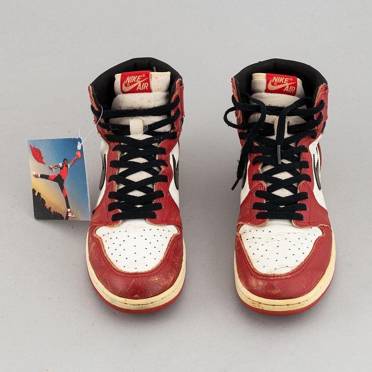 Sneakers, 'Air Jordan 1 Chicago', Nike, 1985.