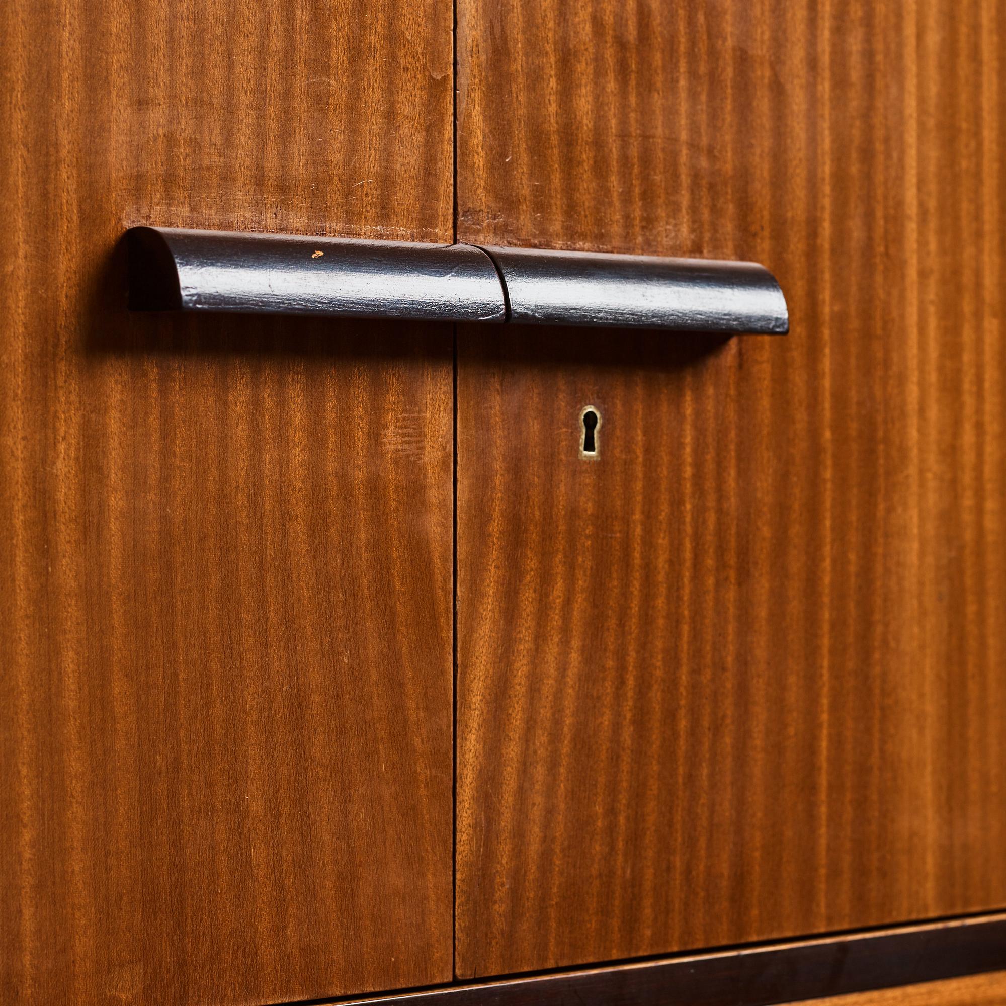 Axel Einar Hjorth, skåp "O.K", Nordiska Kompaniet 1938.