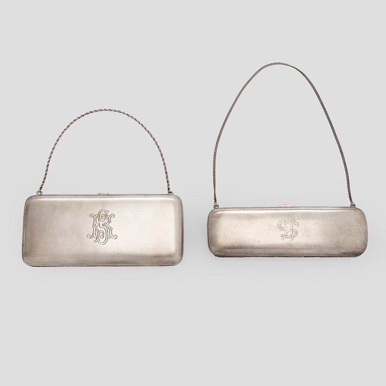A set of two silver evening cases, A. Feltmarsch, Hanko, 1921 ja Karl Viktor Öberg, Hanko, 1925.