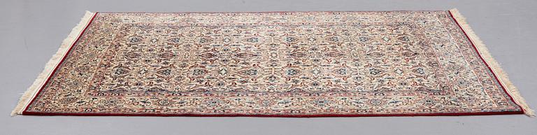 MATTA, Old Nain Tuteshk, part silk, ca 222,5 x 158 cm samt kortsidorna med 1,5 respektive 2,5 cm slätväv).