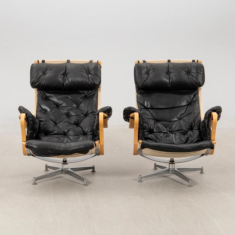 Bruno Mathsson, Swivel armchairs 1 pair, "Pernilla Roto" for DUX late 20th century/early 21st century.