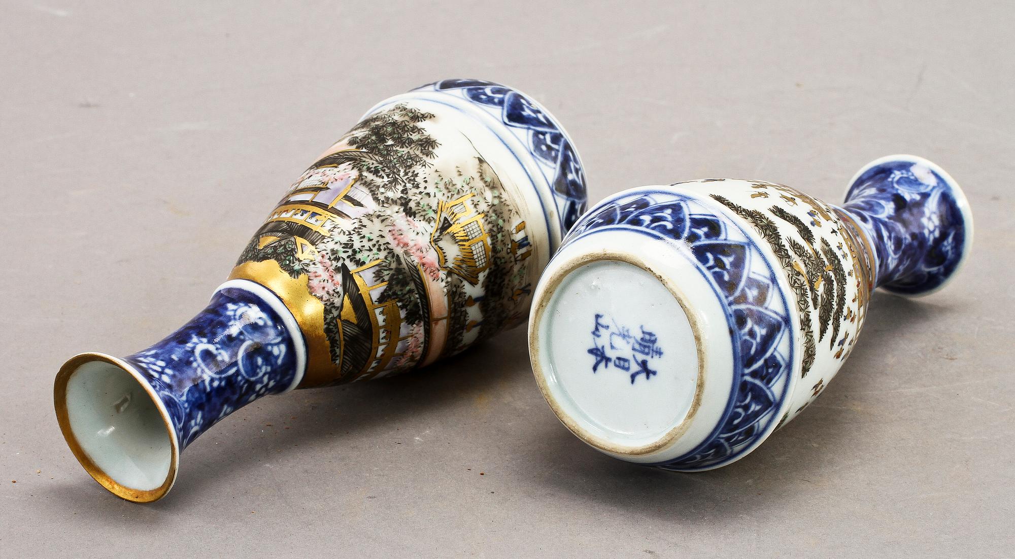 VASER, 2 st, porslin, Japan, 1800-tal.