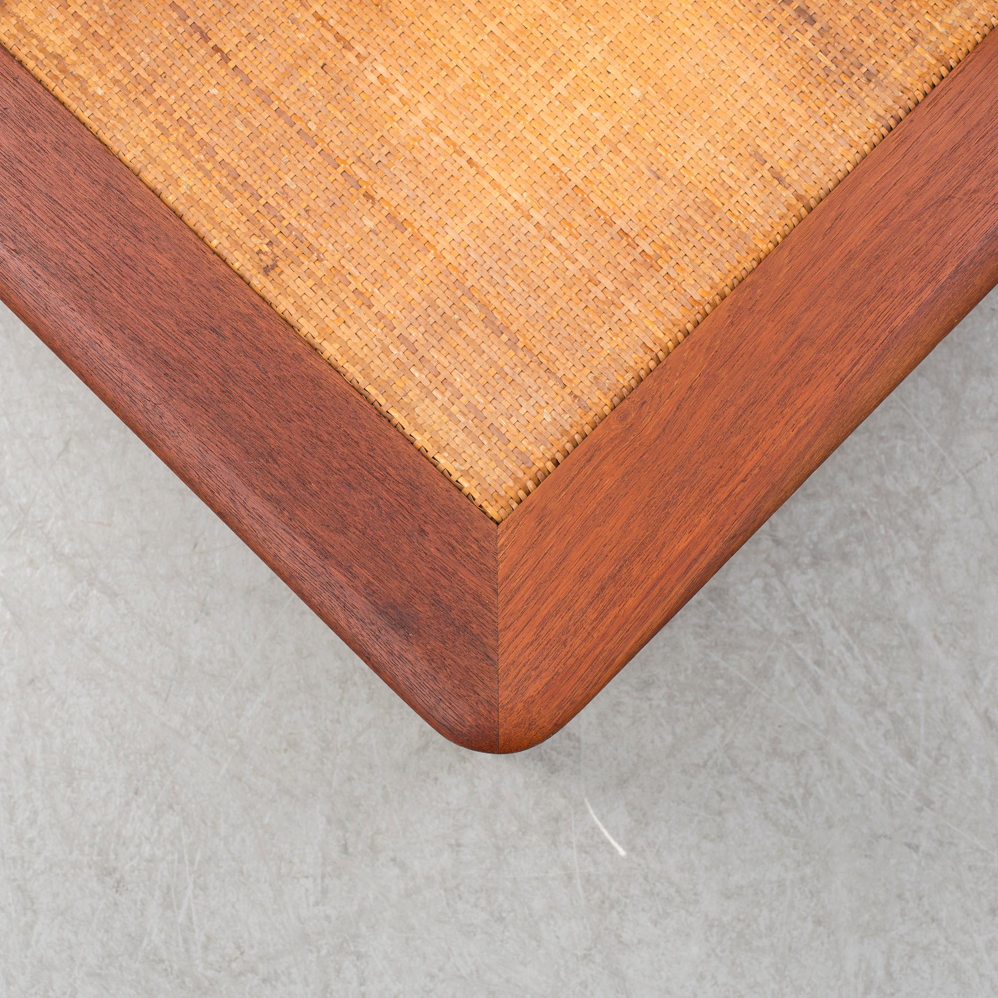 PETER HVIDT & ORLA MØLGAARD NIELSEN, "Minerva" soffbord.