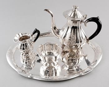 KAFFESERVIS, 4 del, silver, handsmide, tot vikt  1400 g. inkl trähandtag.