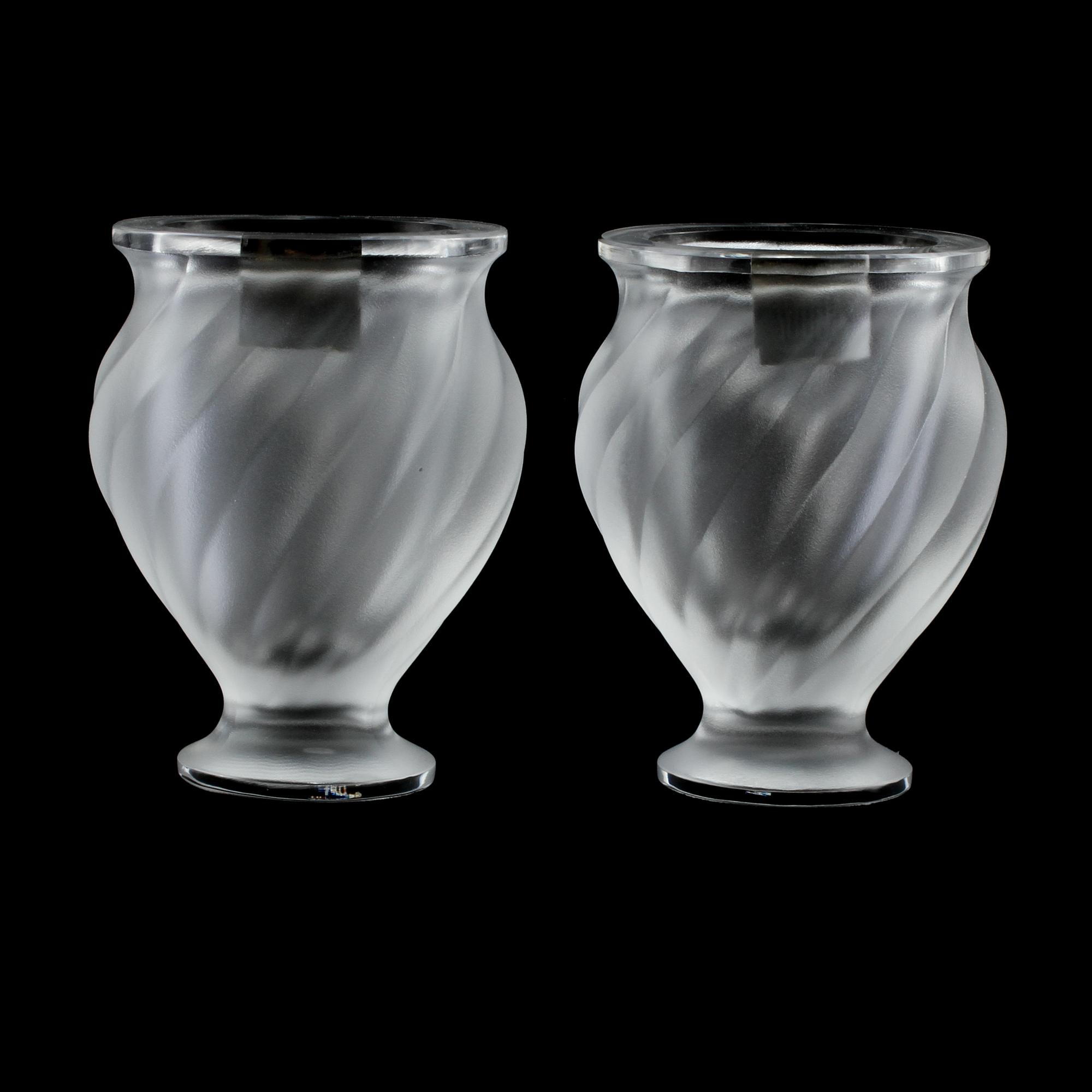 VASER, ett par, glas, Lalique, 1900-talets andra hälft.
