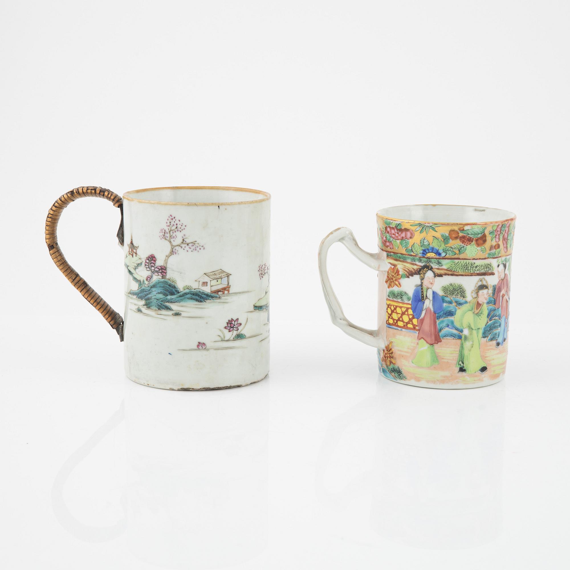 Two jugs, two dishes, a tea pot with cover, Qing dynasty, 18th/20th Century.