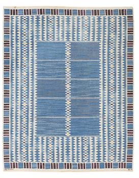CARPET. "Salerno blå". Flat weave. 276 x 219 cm. Signed AB MMF BN.