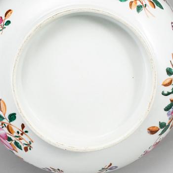 A famille rose punch bowl, Qing dynasty, Qianlong (1736-95).