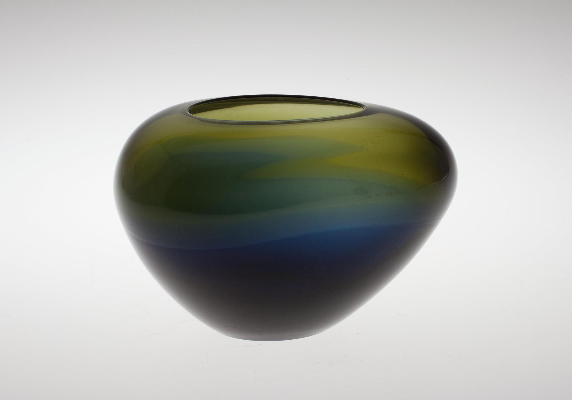 Timo Sarpaneva, A GLASS SCULPTURE.
