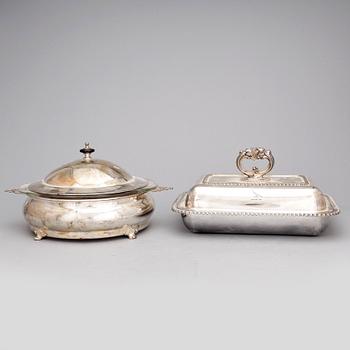 KAROTTER MED LOCK, 2 st, nysilver, 1900-talets andra hälft.