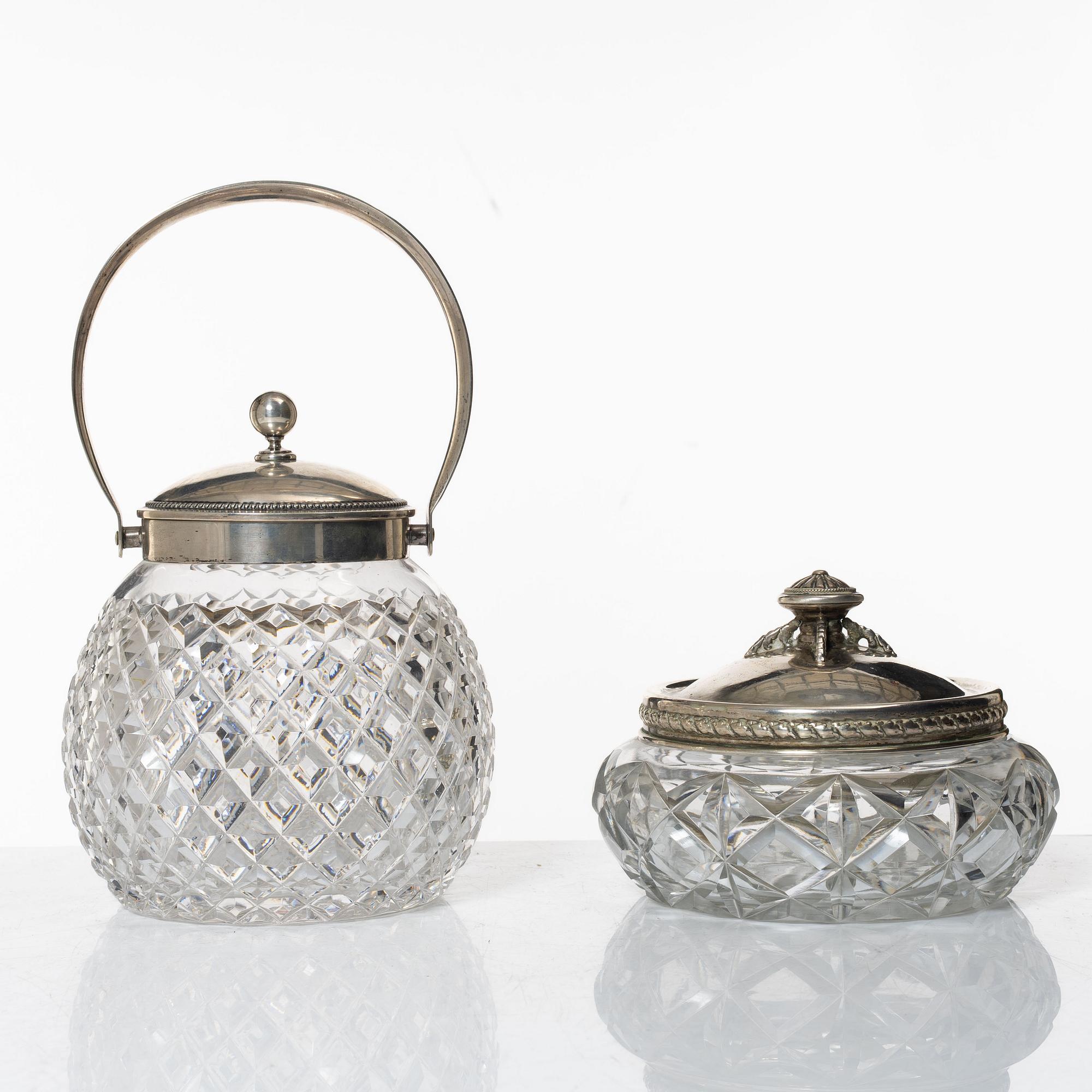 Ishink och skål, silver samt glas, bl.a. CG Hallberg, Stockholm 1920.