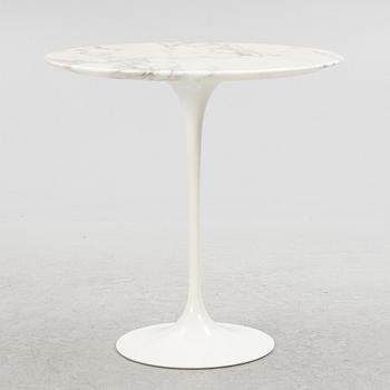 Eero Saarinen, a "Tulip" table, Knoll International, 2012.