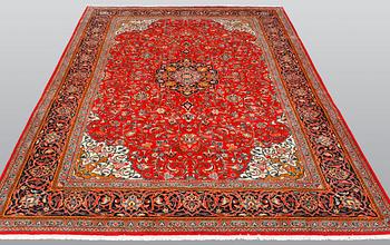 A carpet, Sarouk, ca 300 x 202 cm.