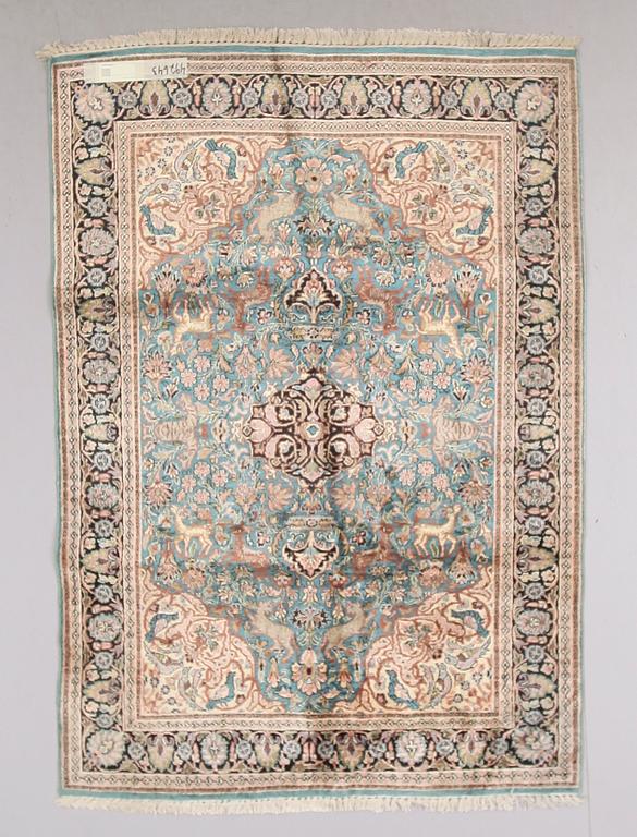 MATTA, Kashmir, silke. Ca 130 x 185 cm.