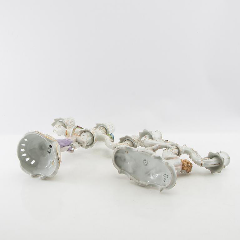 Kandelabrar 2 st Louis XV-stil Schierholz Tyskland 1900-talet mitt porslin.