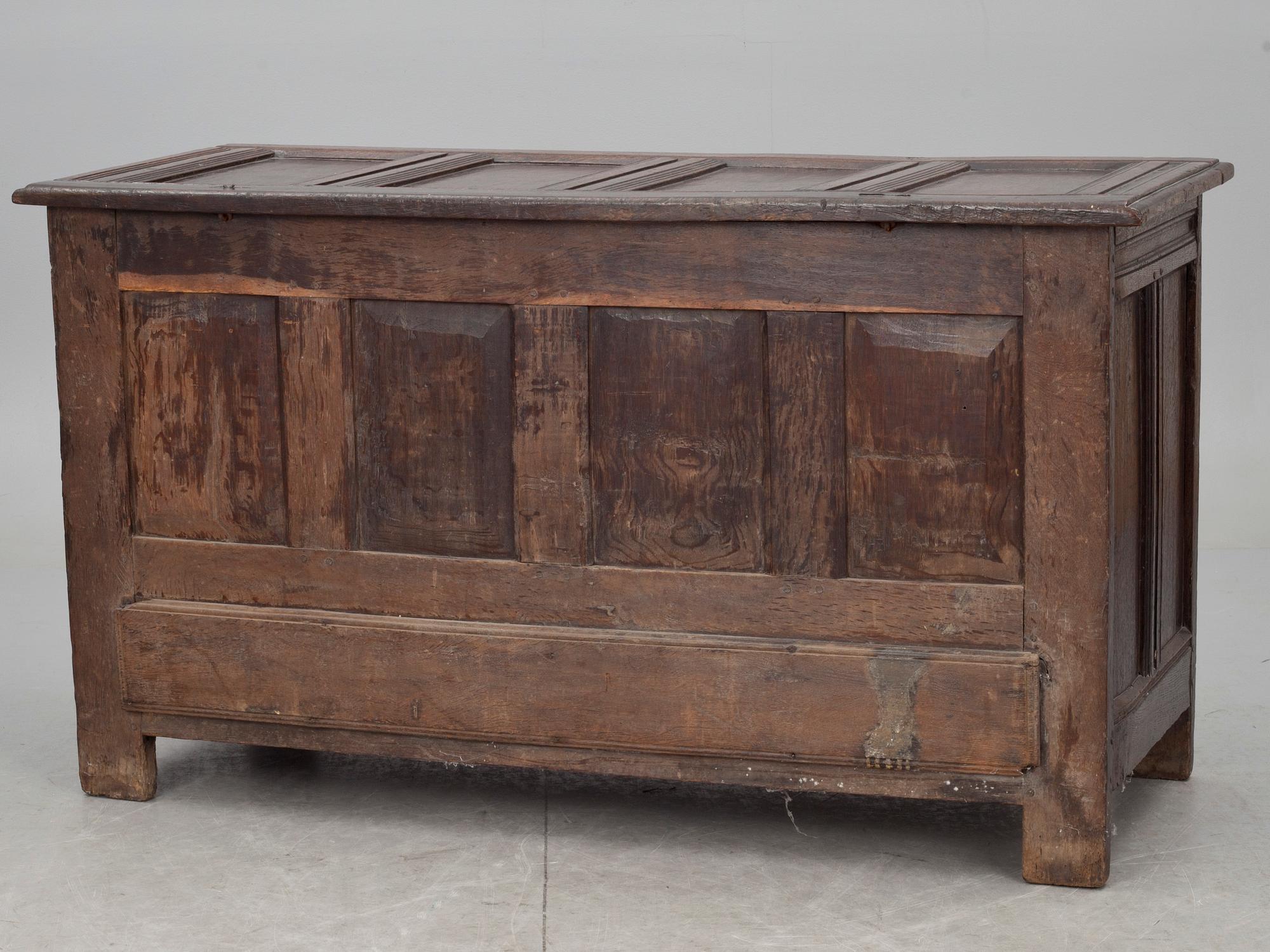 KISTA, barock. England. 1600-tal.